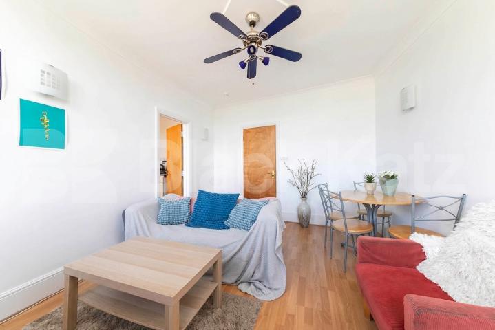 Flat Iverson Road in Greater London