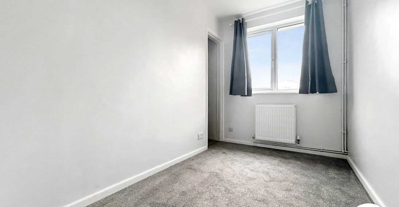 Room Burr Close in Greater London