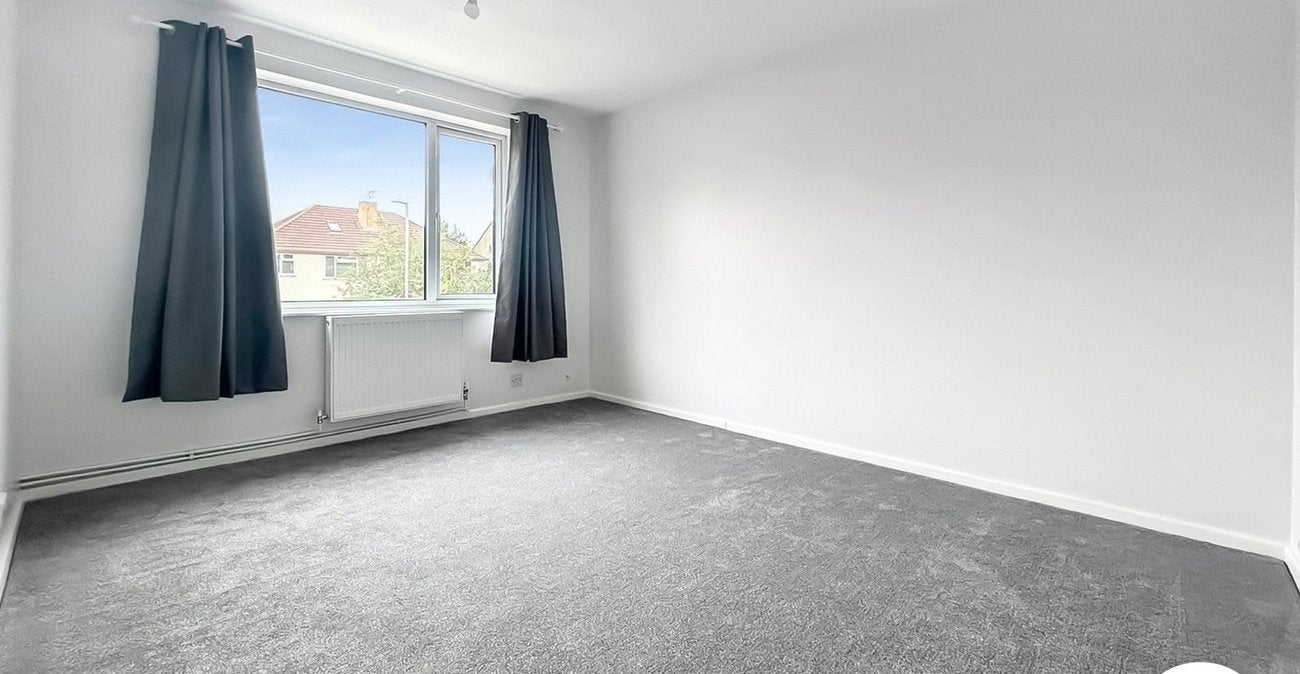 Room Burr Close in Greater London