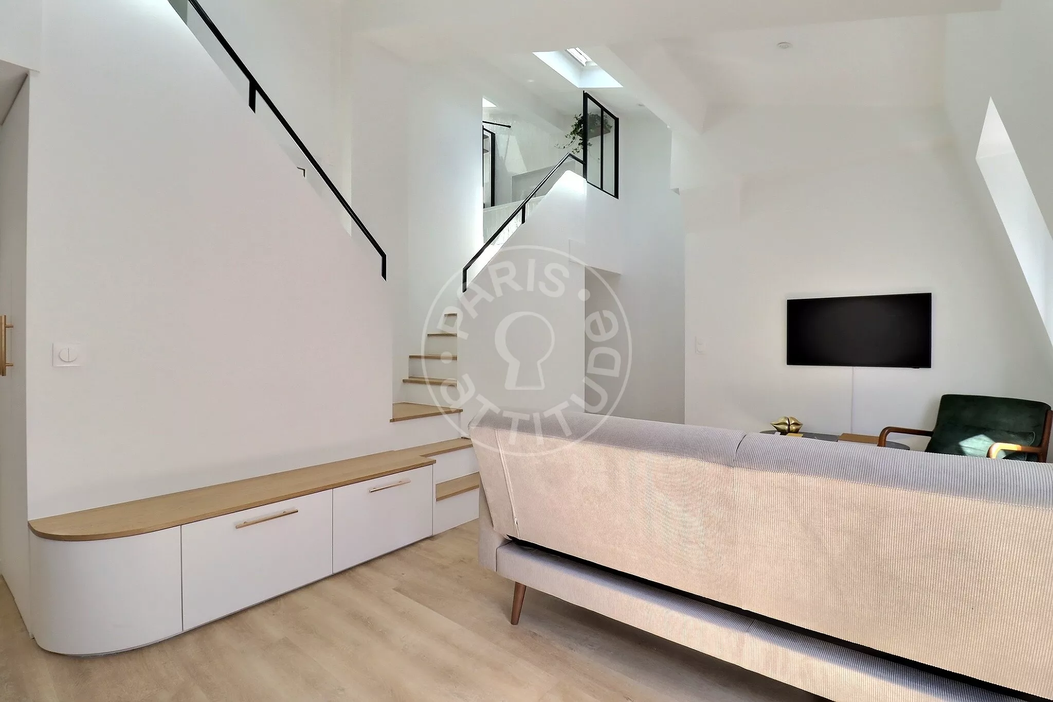 Flat Rue Bayen in Paris