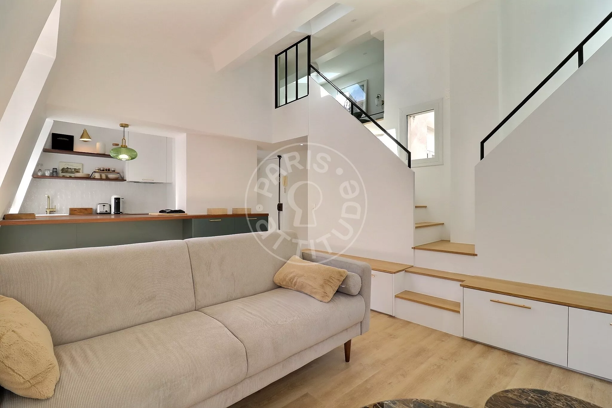 Flat Rue Bayen in Paris