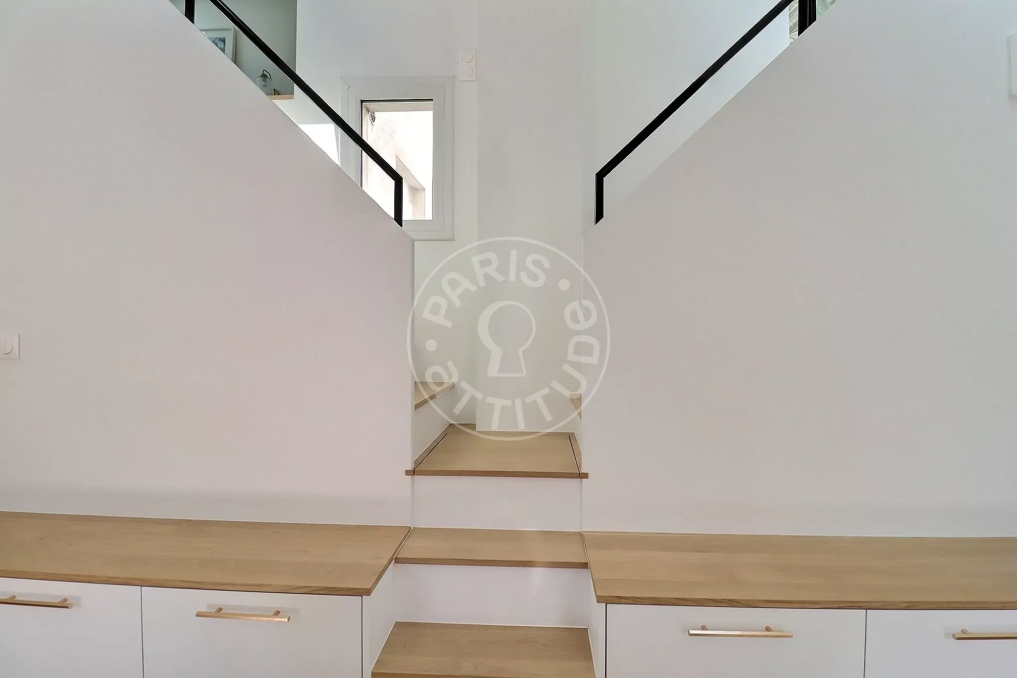Flat Rue Bayen in Paris