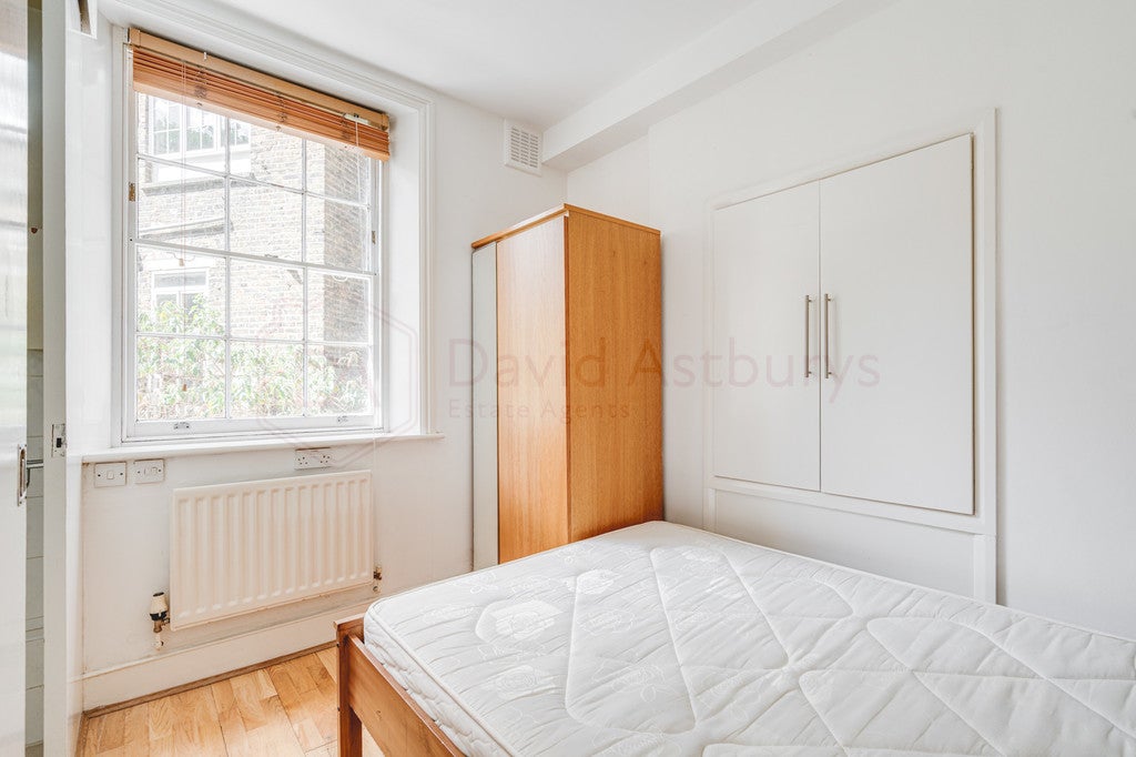 Flat Caledonian Road in Greater London