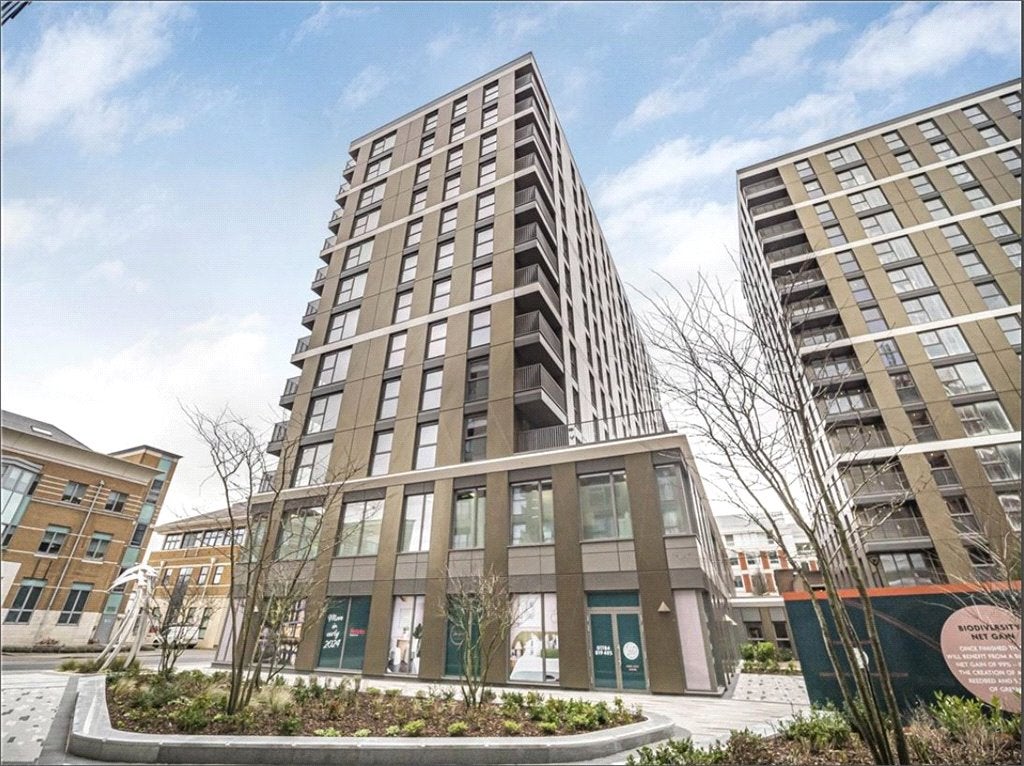 Flat London Road in Borough of Spelthorne