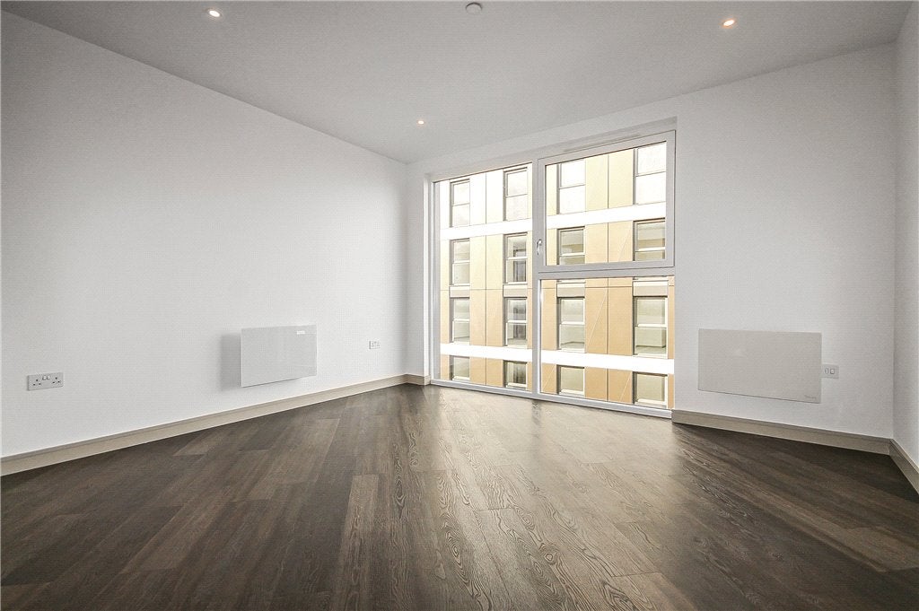 Flat London Road in Borough of Spelthorne