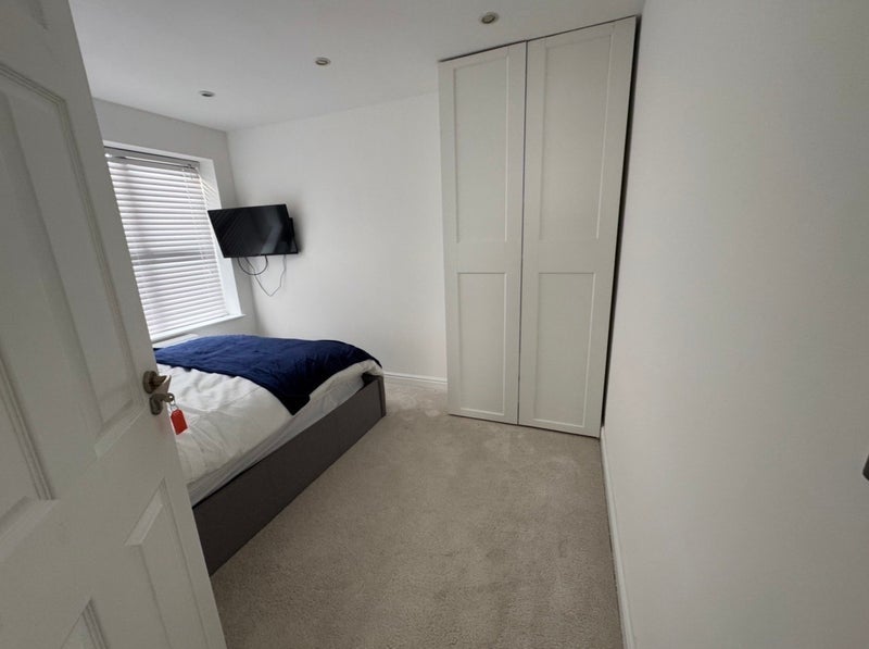 Room Broome Avenue in Charnwood
