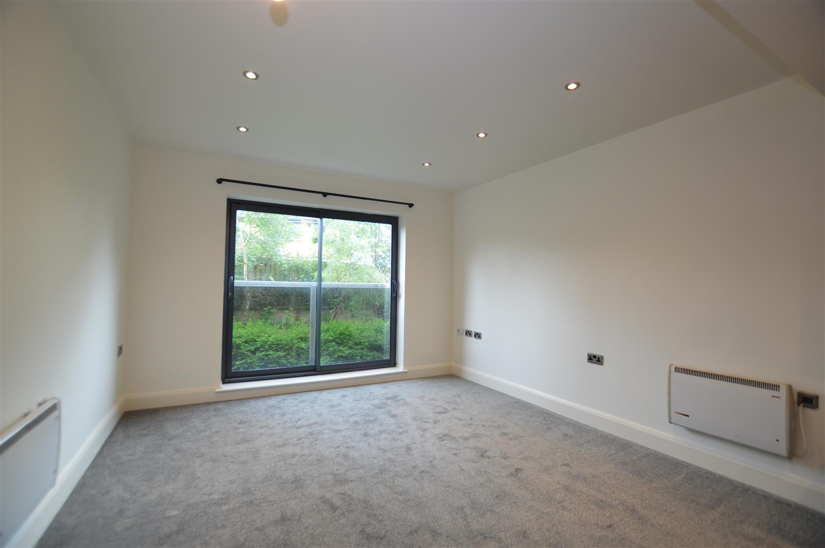 Flat Chatsworth Road in Chesterfield