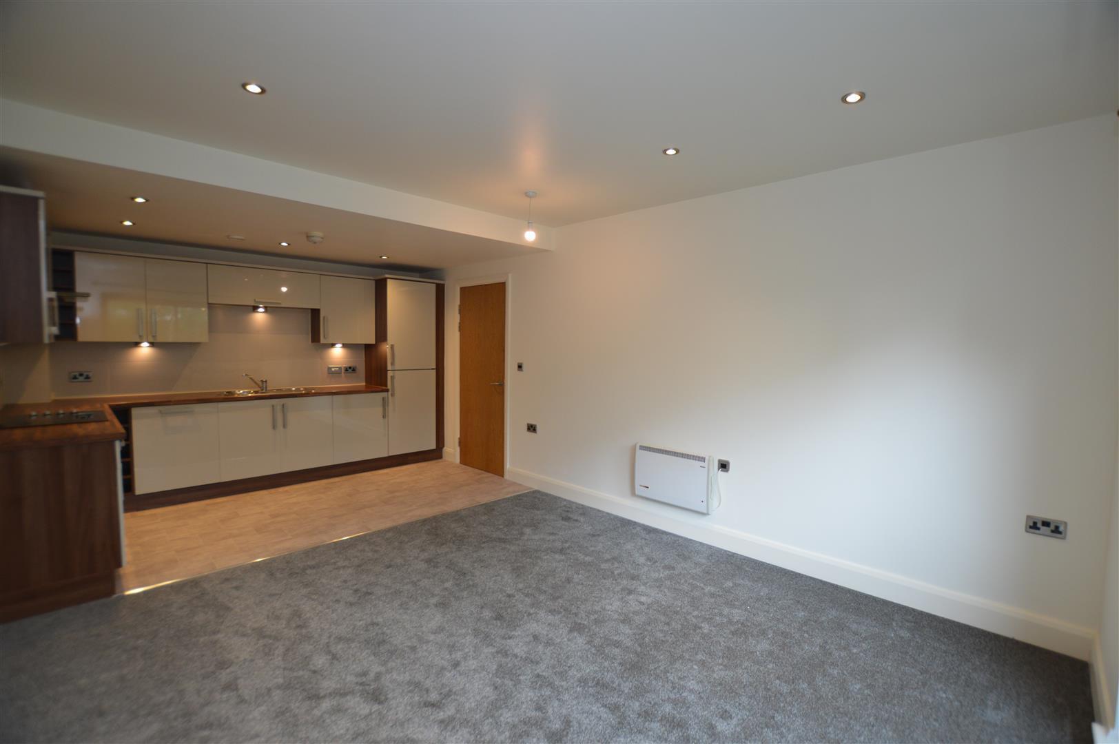 Flat Chatsworth Road in Chesterfield
