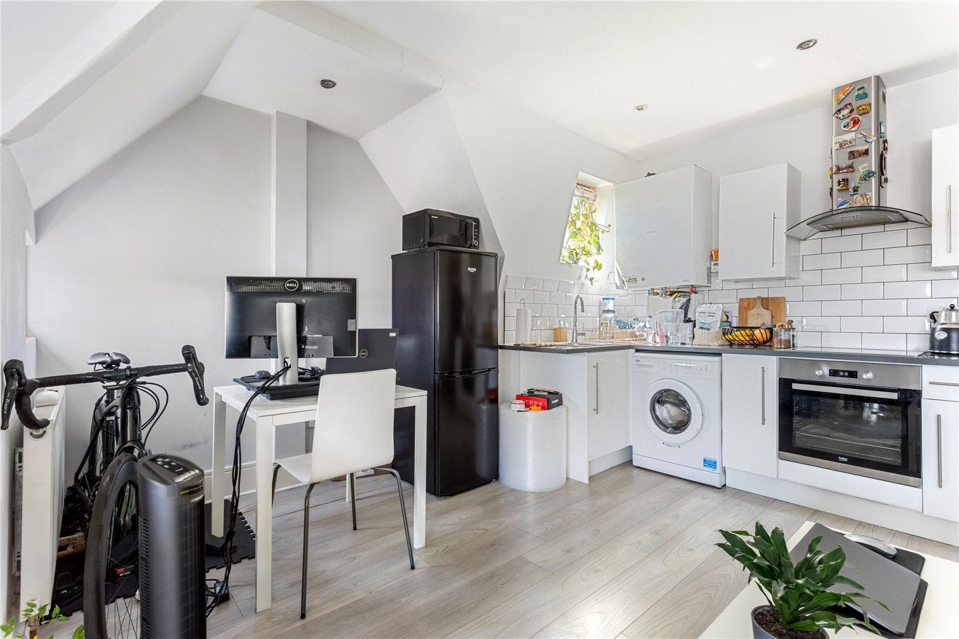 Flat Upper Tooting Road in Greater London
