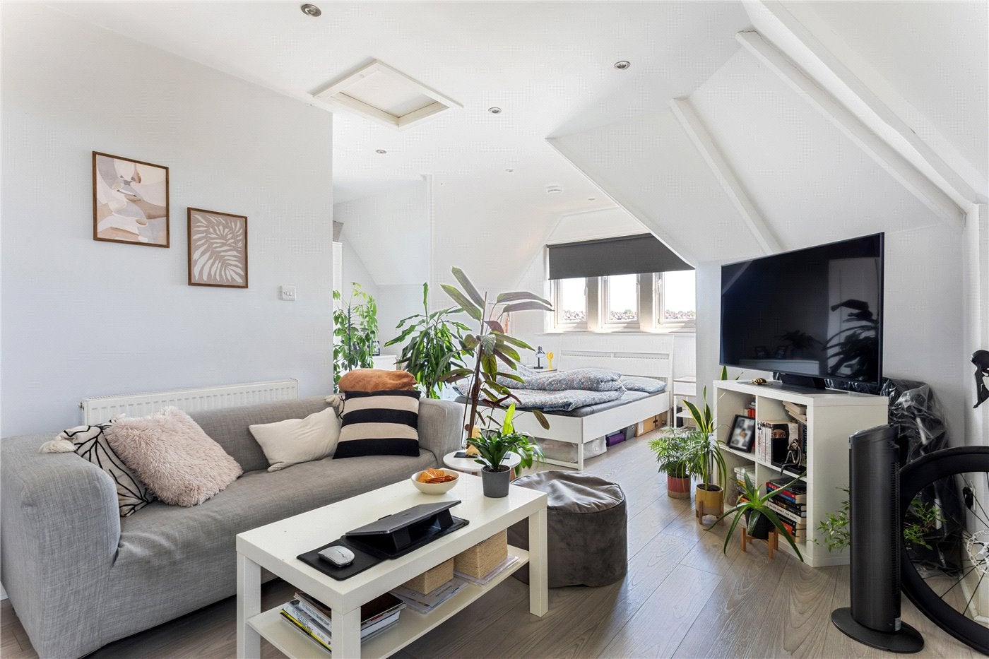 Flat Upper Tooting Road in Greater London