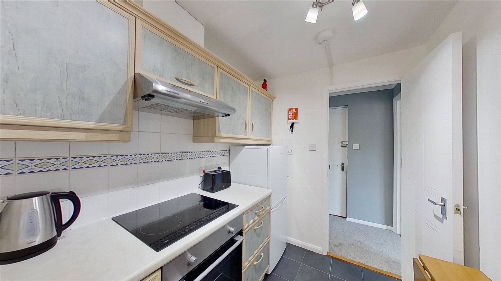 Flat Elbe Street in City of Edinburgh