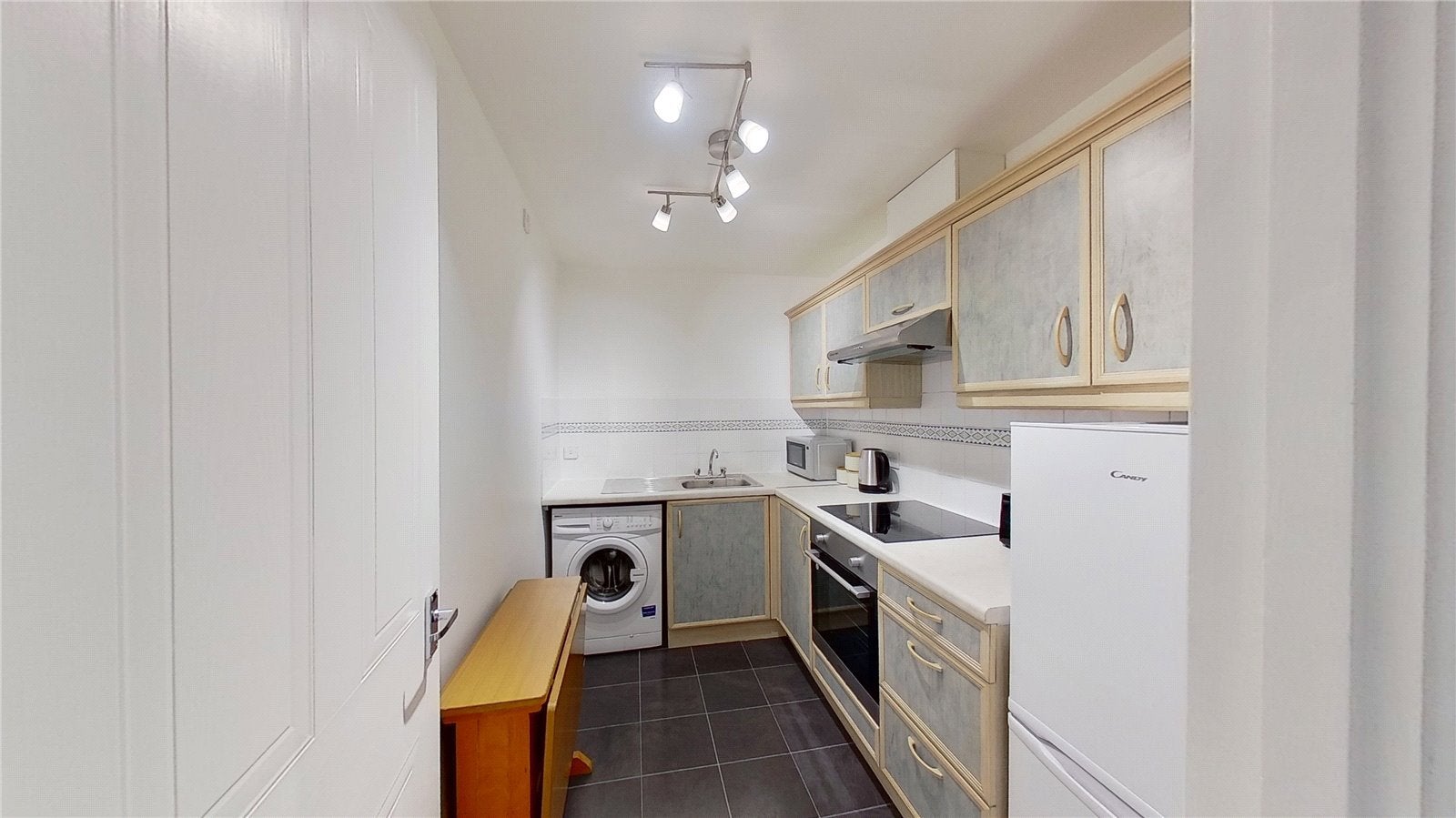 Flat Elbe Street in City of Edinburgh