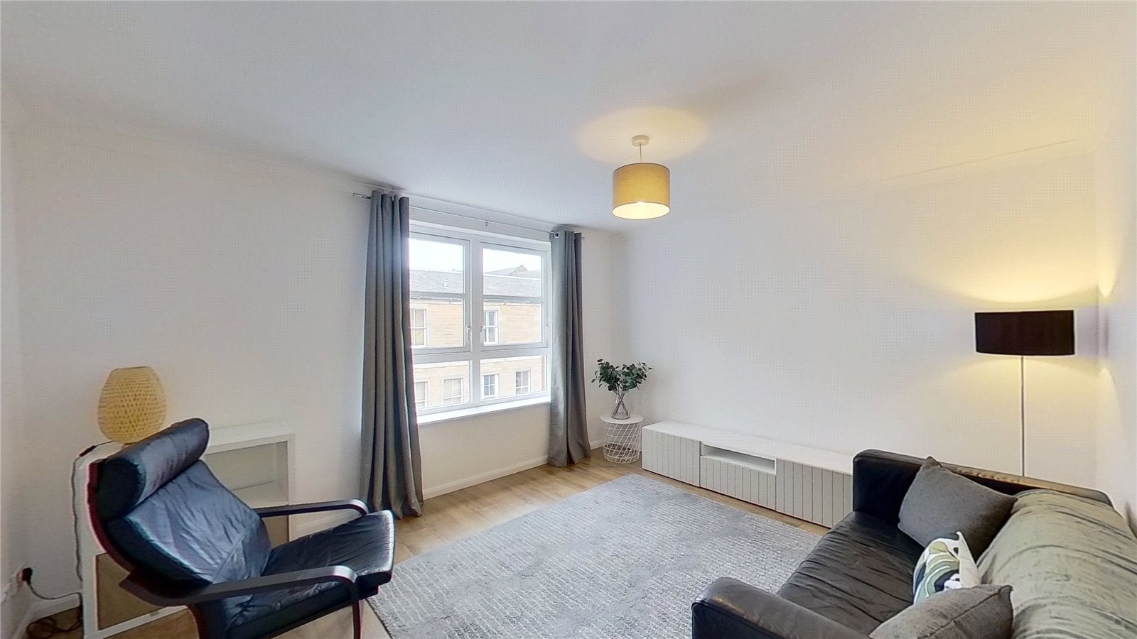Flat Elbe Street in City of Edinburgh
