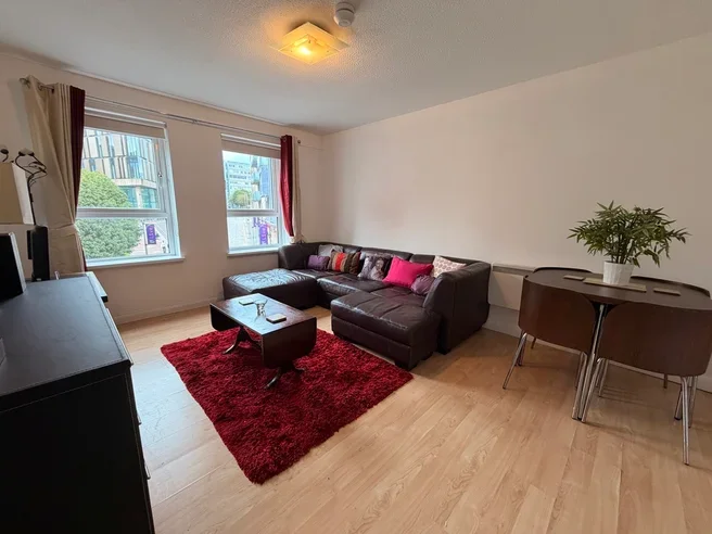 Flat Ingram Street in Glasgow