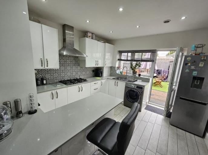 Room Priestley Road in Greater London