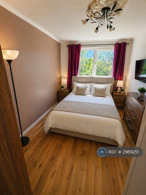 Room Ericcson Close in Greater London
