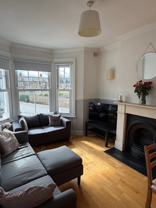 Room Hydethorpe Road in Greater London