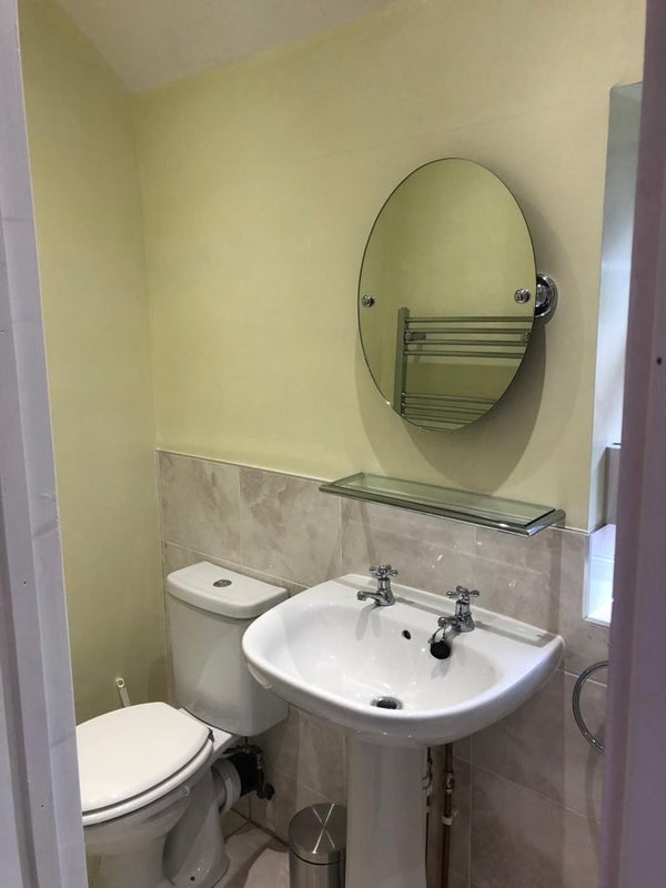 Room Lynwood Crescent in Sunningdale