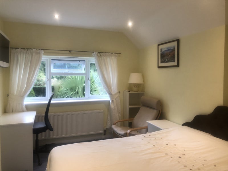Room Lynwood Crescent in Sunningdale
