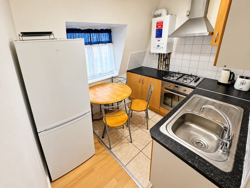 Flat Raven Row in Greater London
