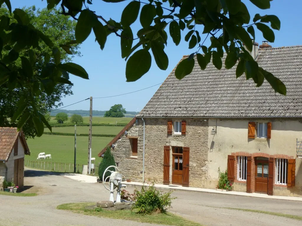 House Chemin Le Charmoy in Clomot