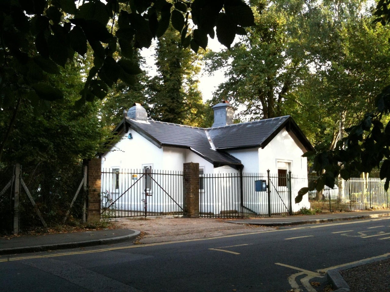Flat Telegraph Road in Greater London