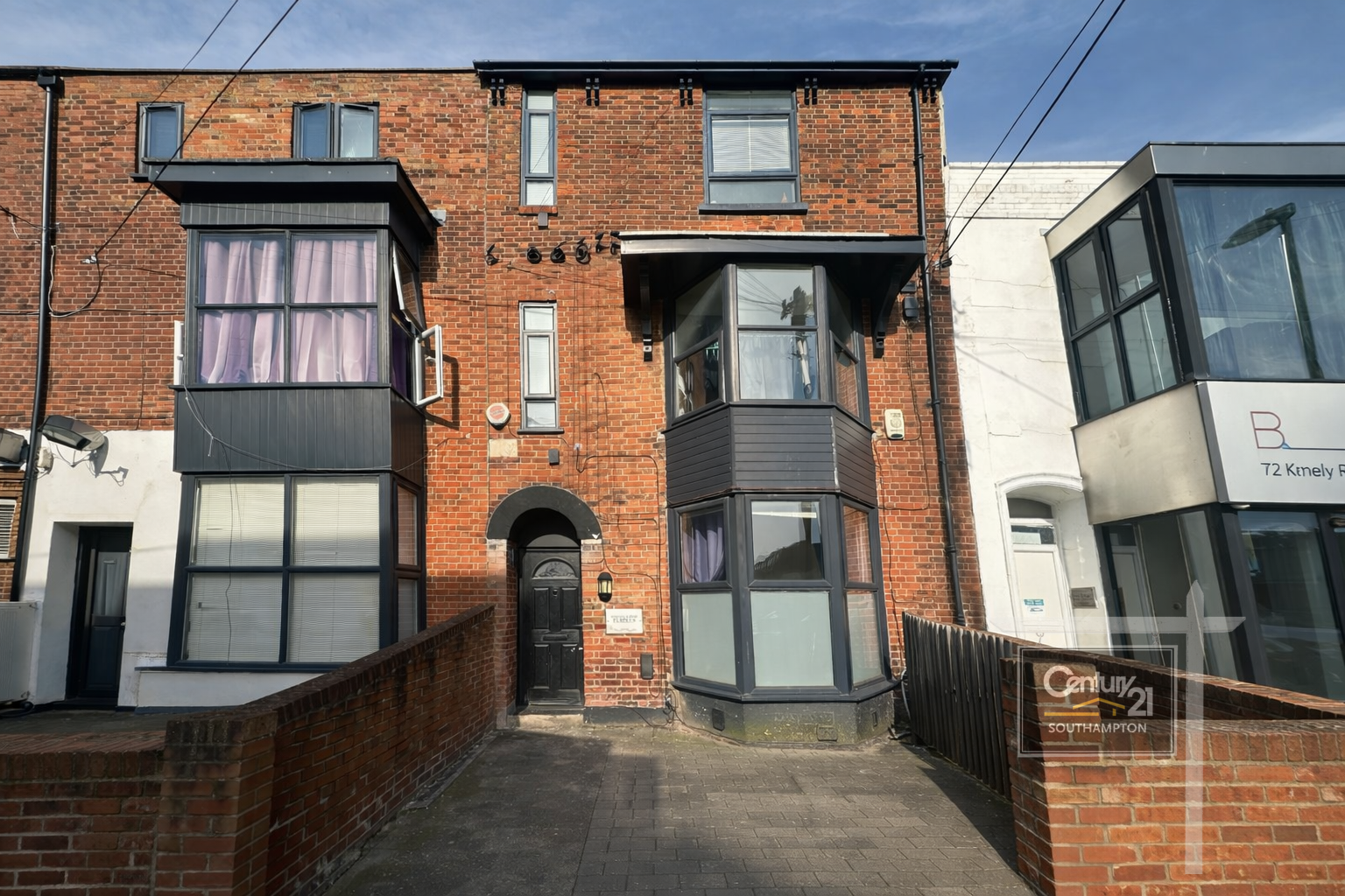 Flat Bellevue Road in Southampton