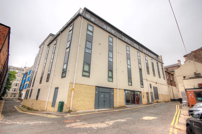 Flat Falconar's Court in Newcastle upon Tyne