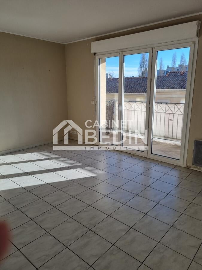 Flat Rue Lagrange in Bordeaux