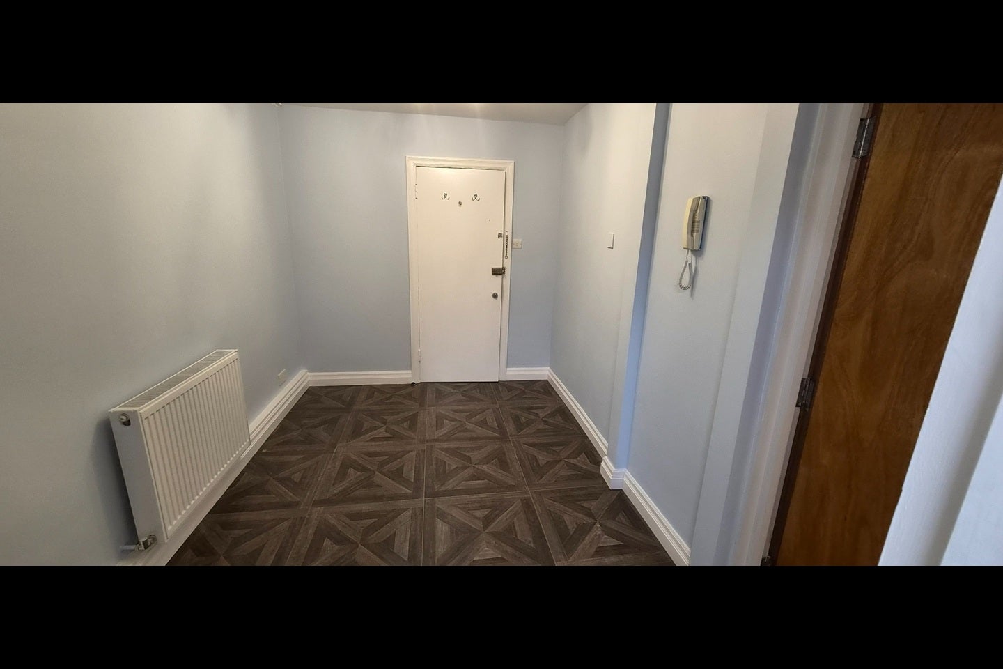 Flat Hornsey Lane in Greater London