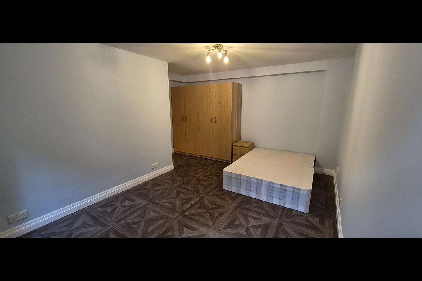 Flat Hornsey Lane in Greater London