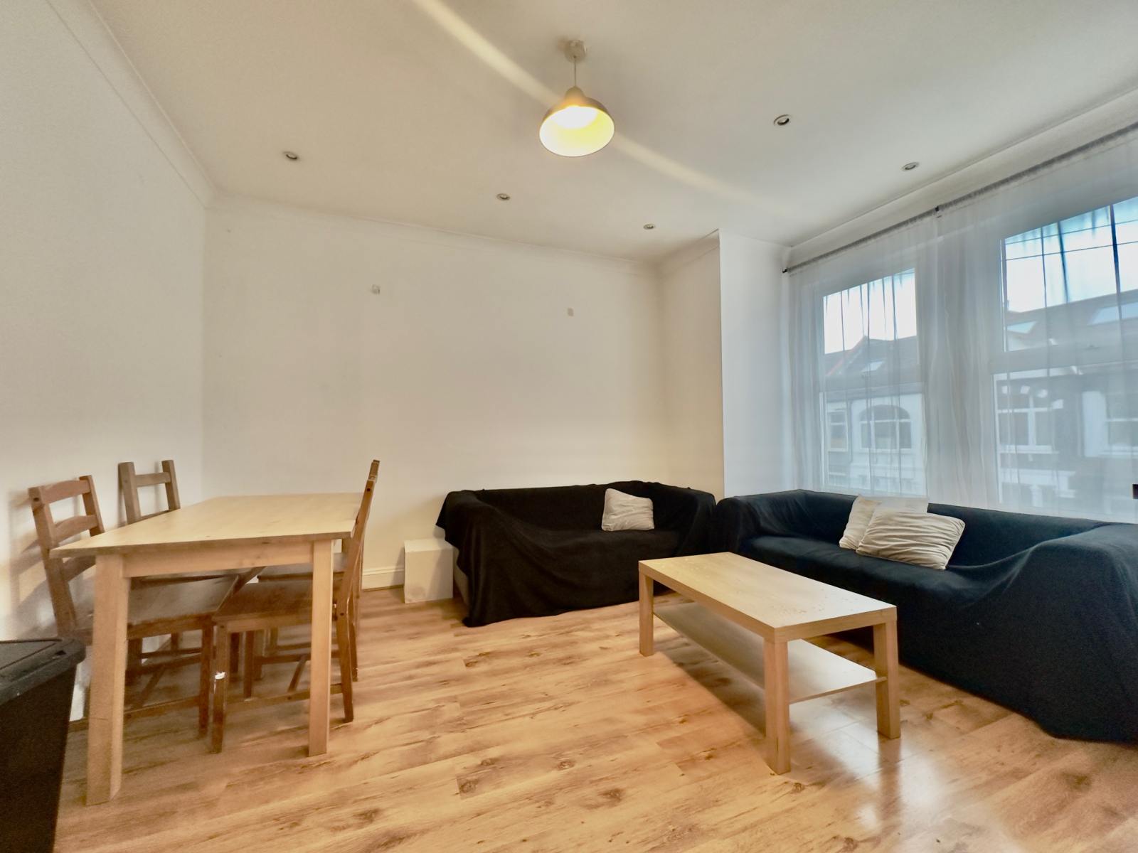 Flat Undine Street in Greater London