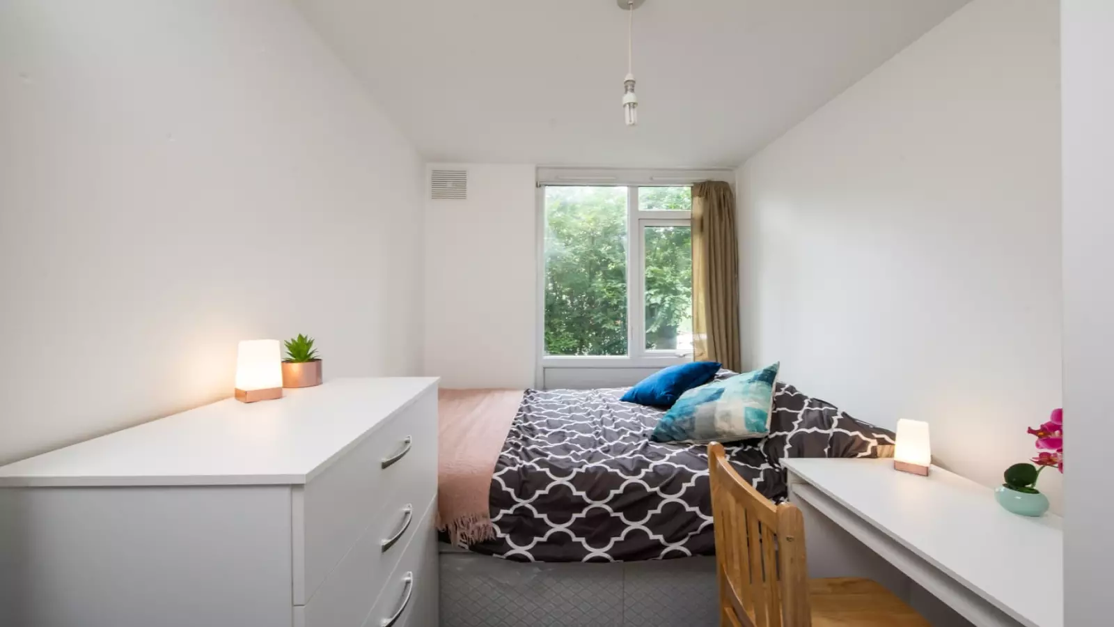 Flat York Road in Greater London