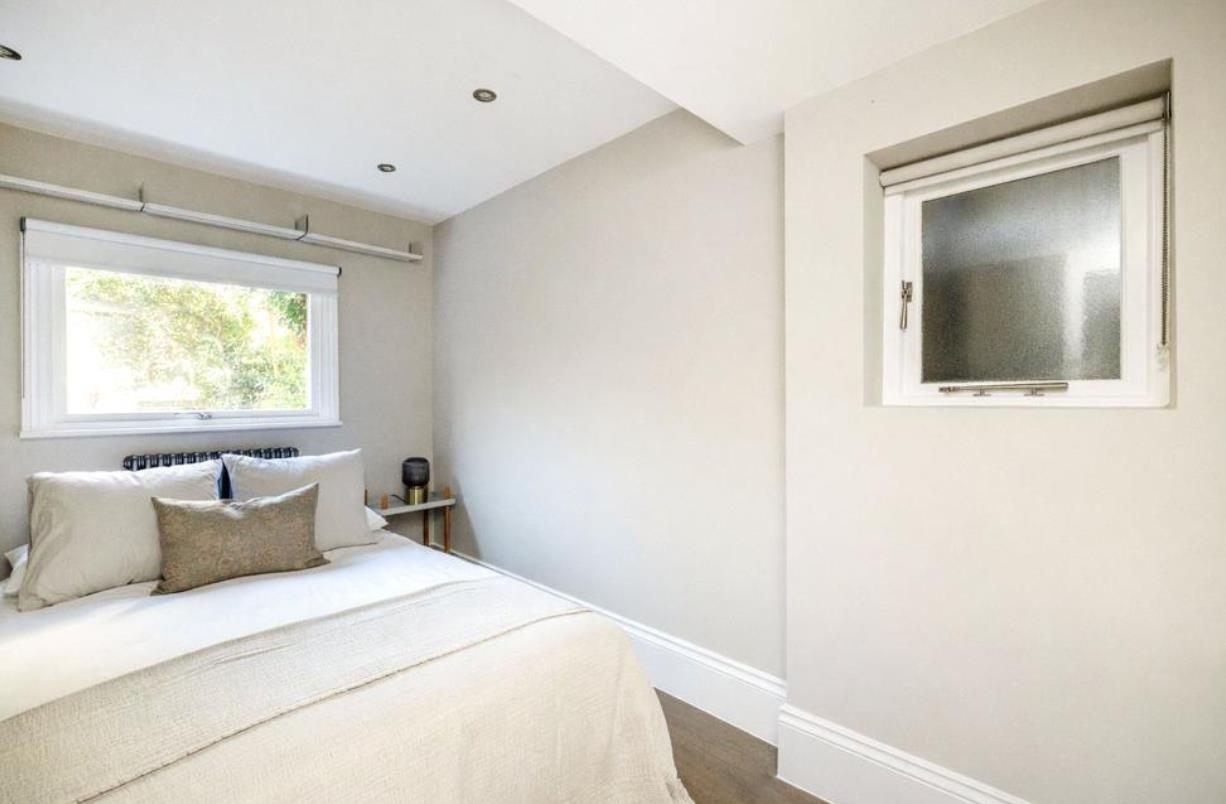 Flat York Terrace West in City of Westminster