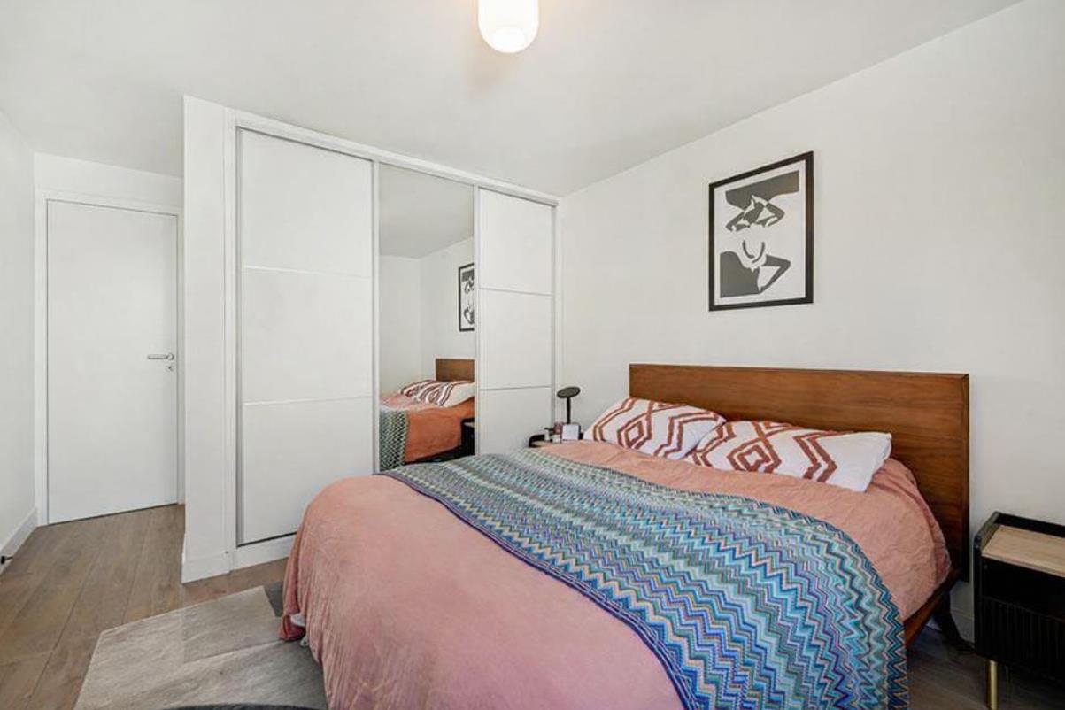 Flat York Terrace West in City of Westminster