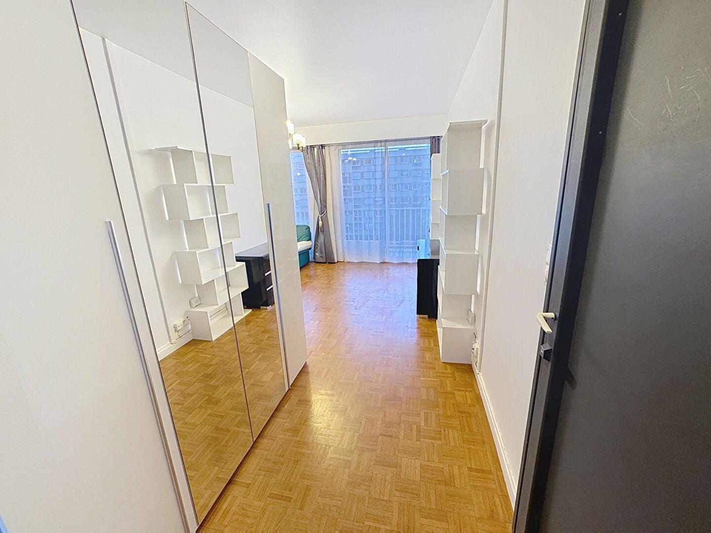 Flat Rond-point de la Défense in Courbevoie