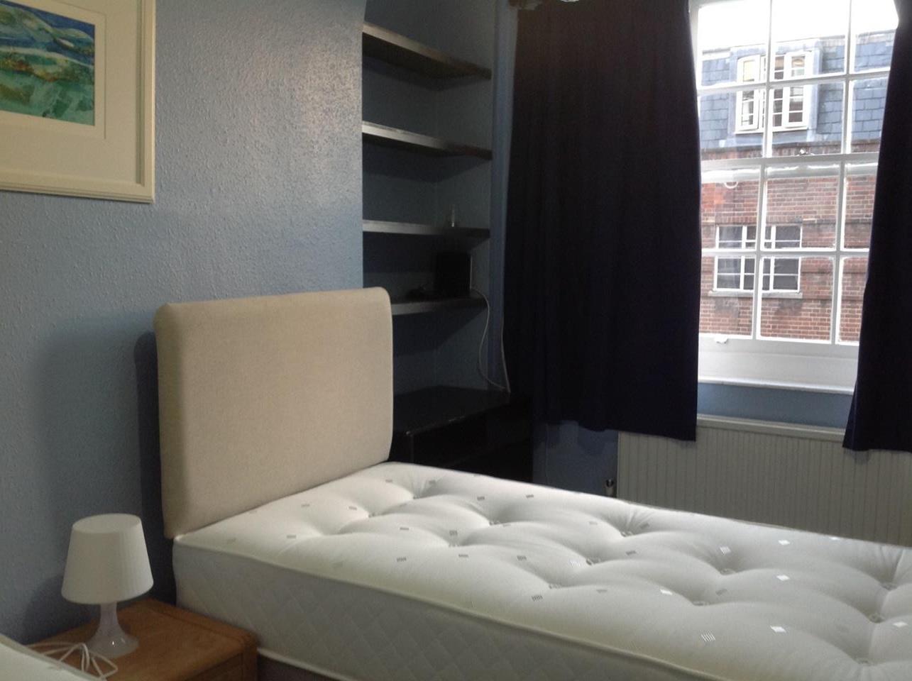 Flat Devonshire Court in Greater London