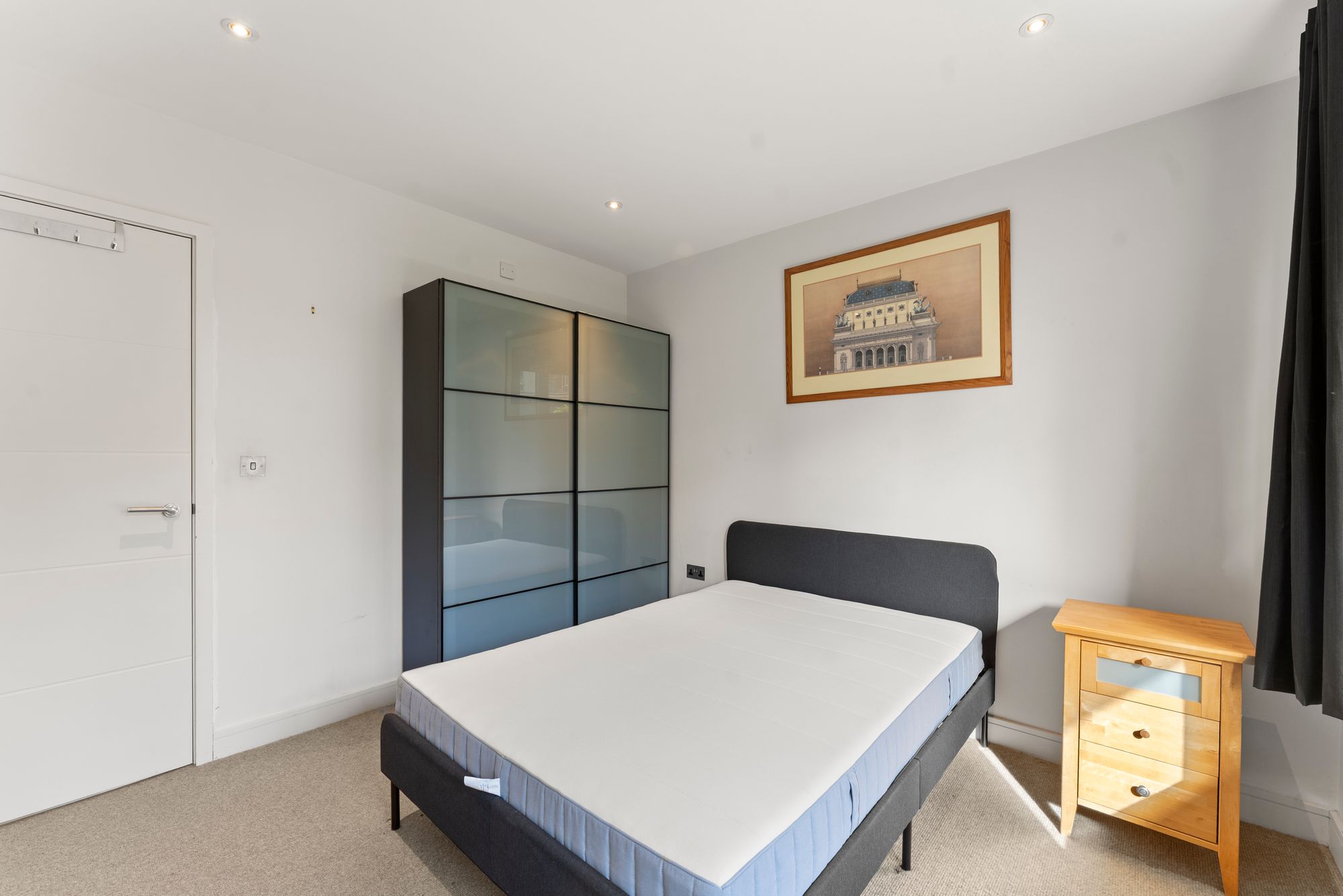 Flat Hare Lane in Elmbridge