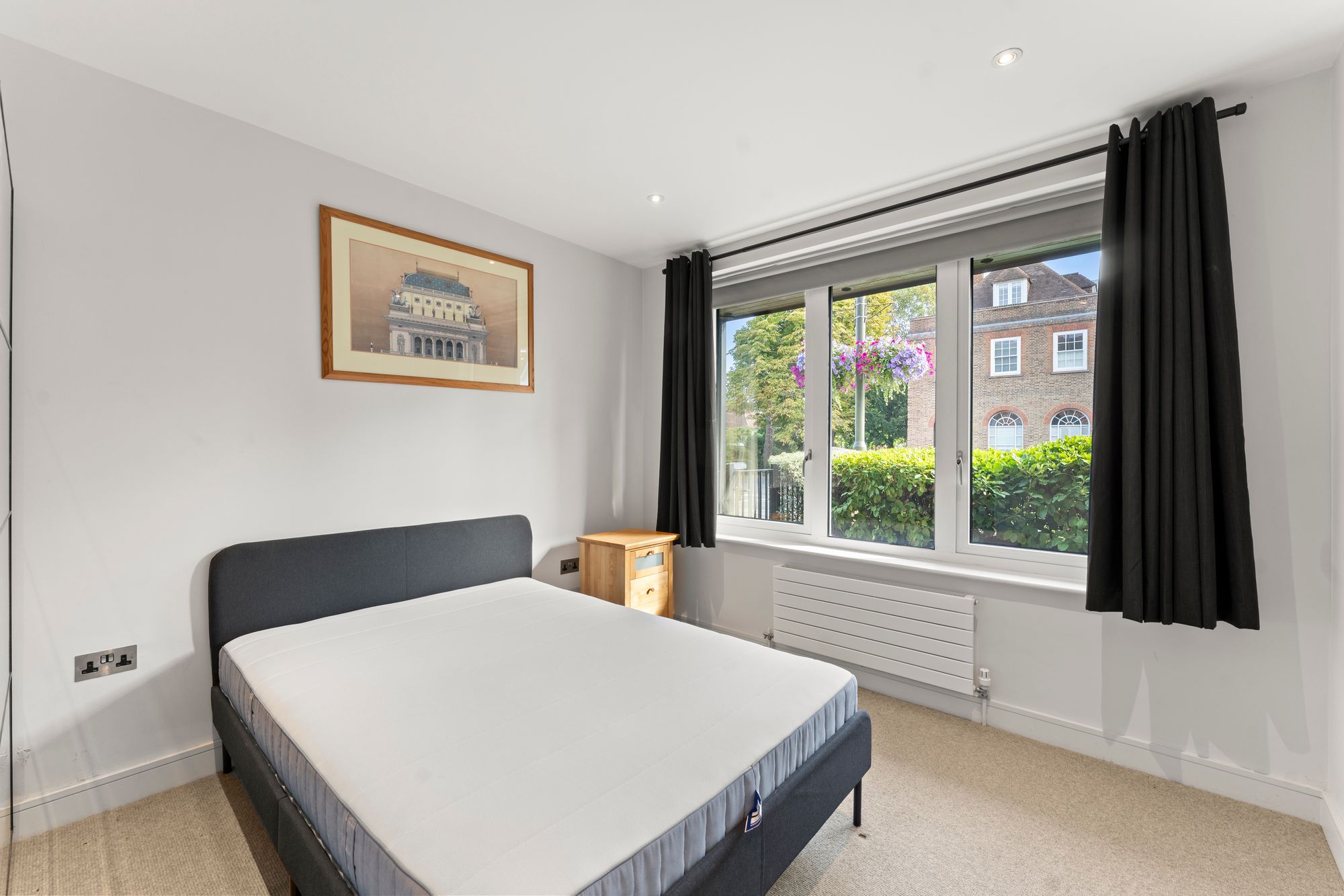 Flat Hare Lane in Elmbridge
