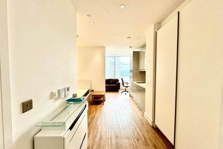 Flat West Gate in Greater London