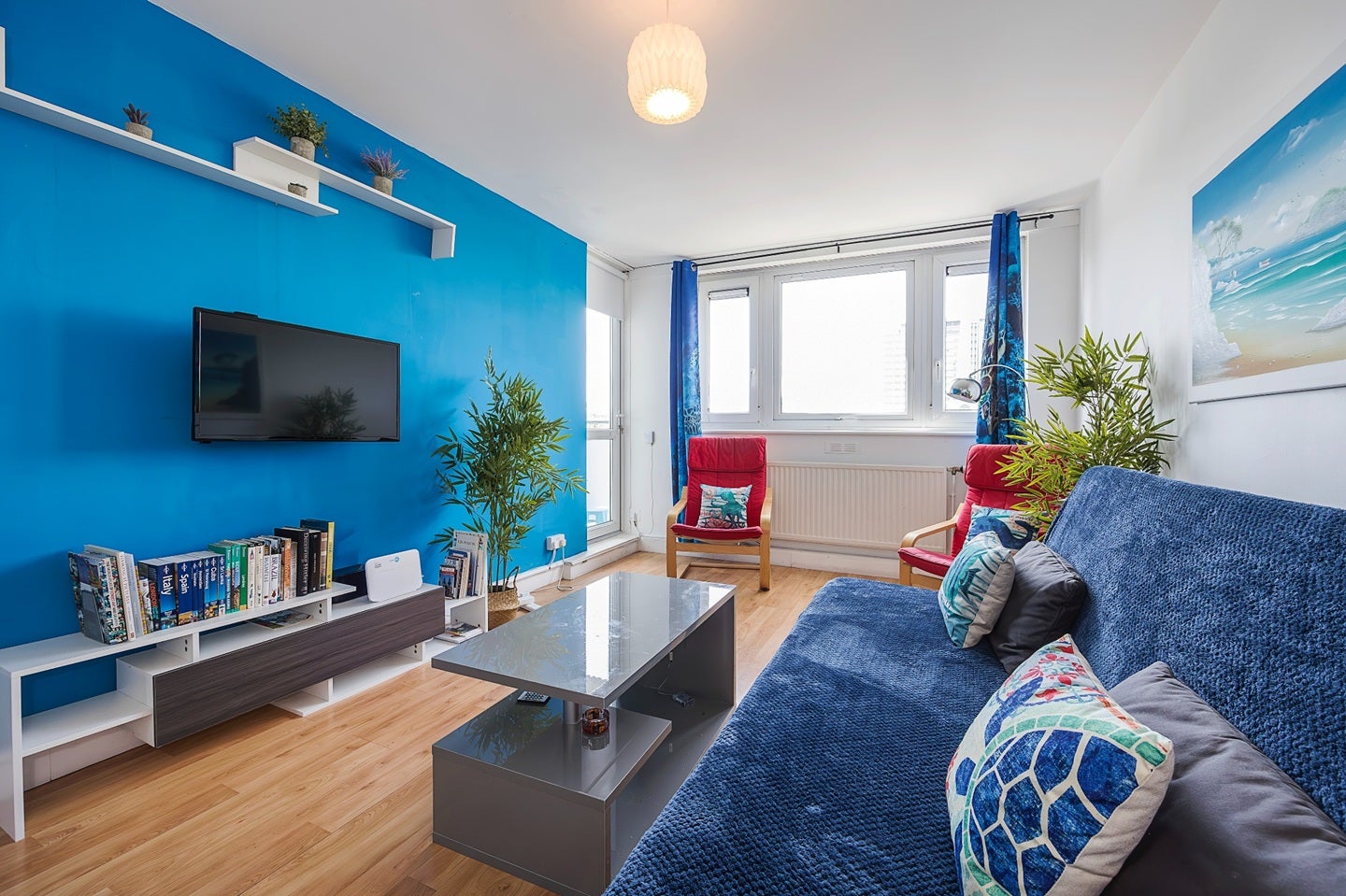 Flat Dingley Road in Greater London