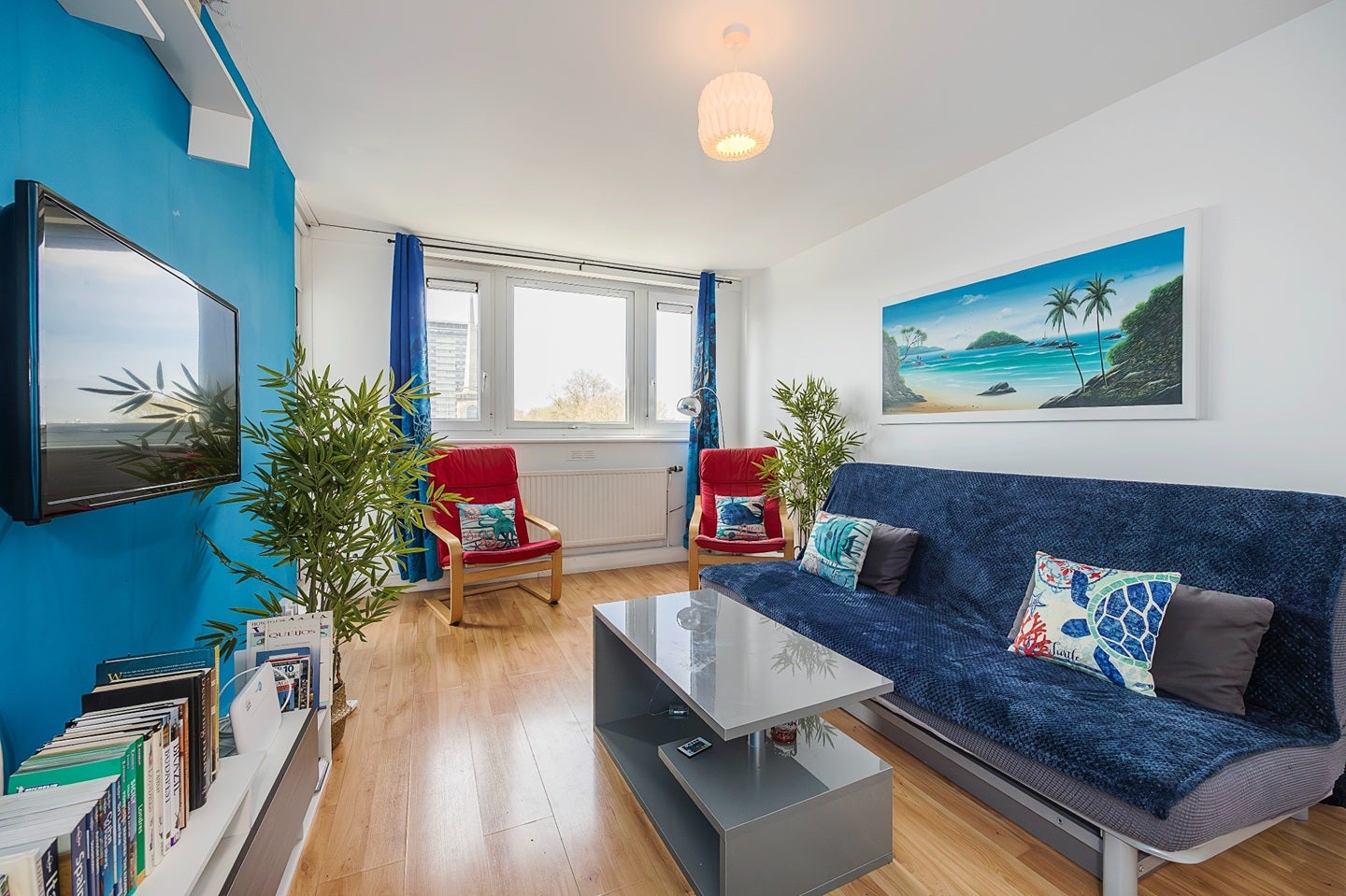 Flat Dingley Road in Greater London