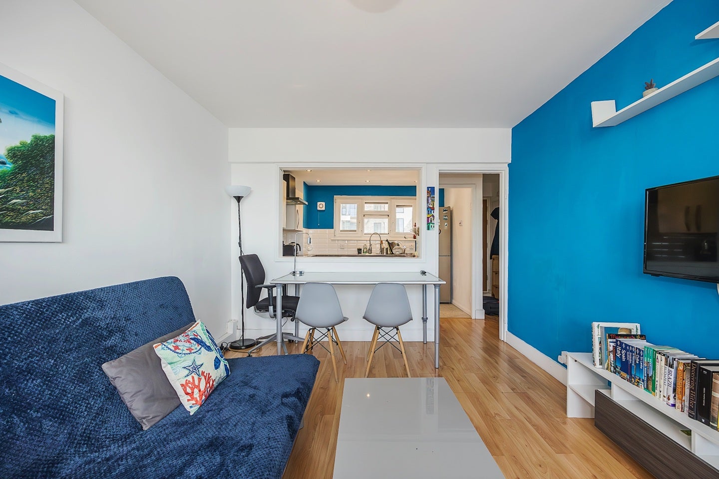 Flat Dingley Road in Greater London
