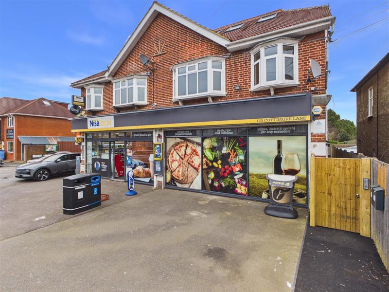 Flat Lancaster Court in Elmbridge