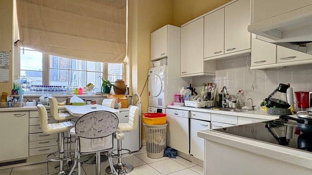 Flat Hyde Park Square in City of Westminster