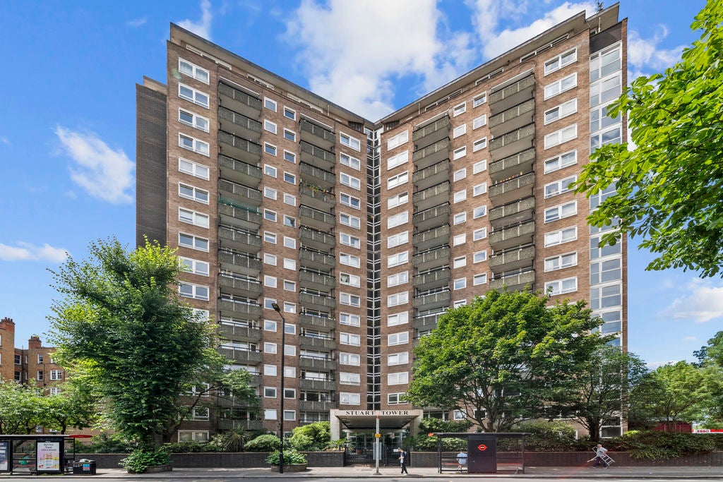 Flat Hall Road in City of Westminster