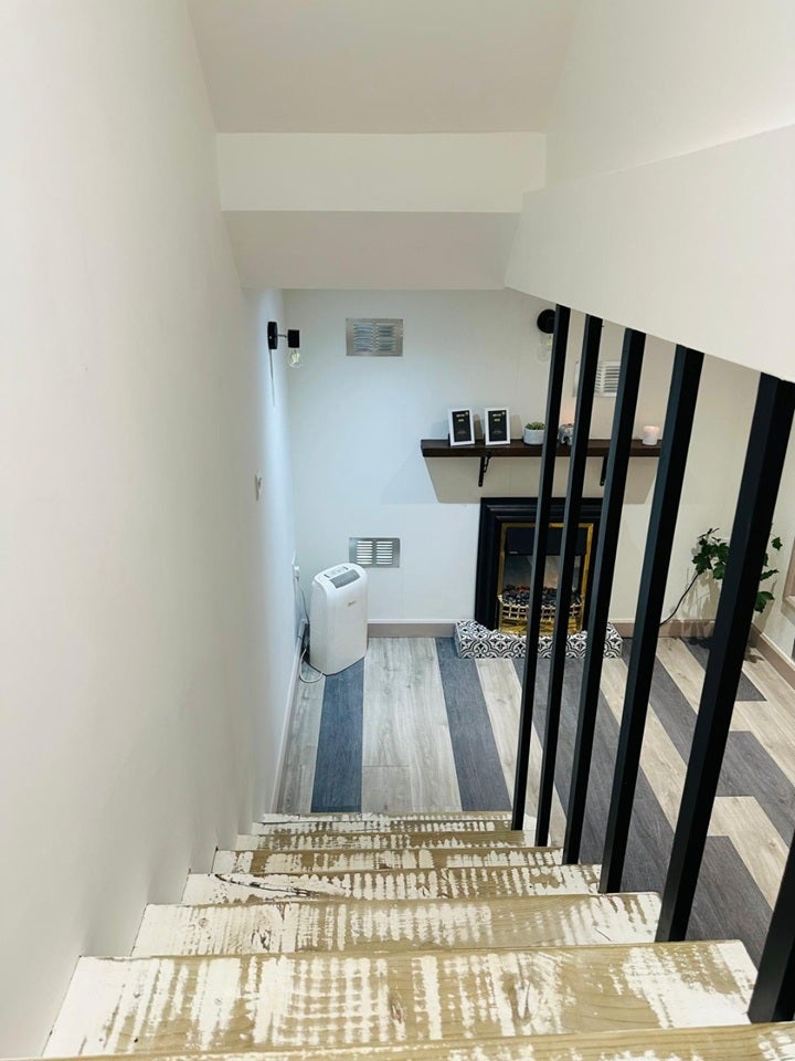 Flat Griffin Road in Greater London