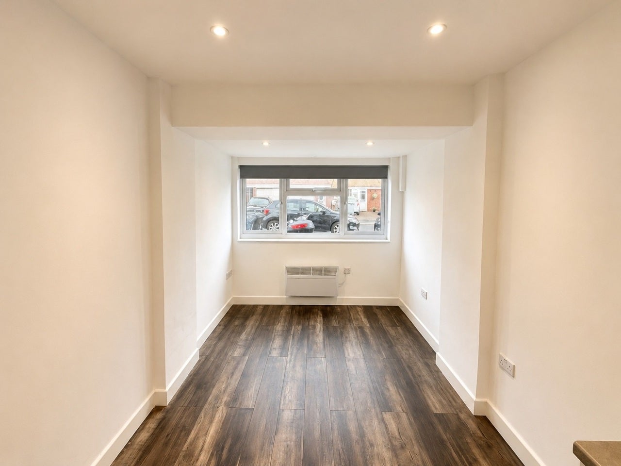 Flat Matthews Road in Greater London