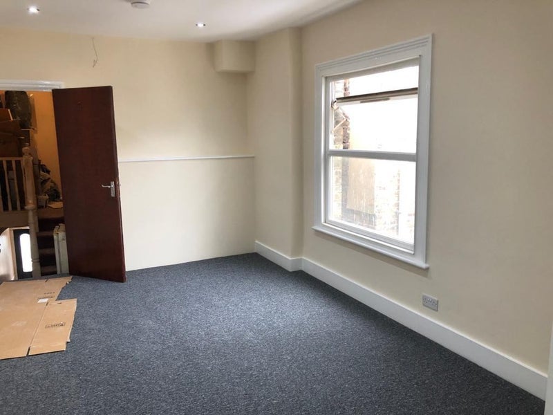 Flat Birkbeck Road in Greater London