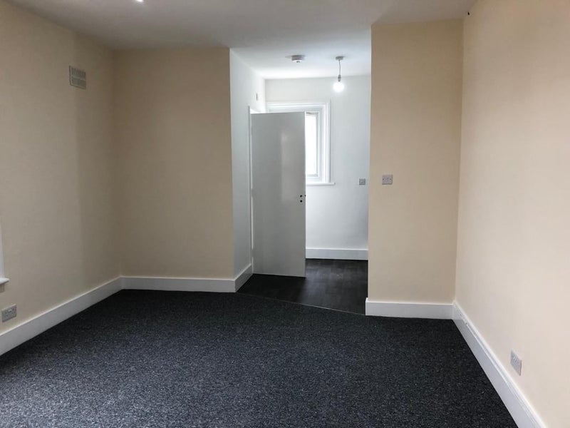 Flat Birkbeck Road in Greater London